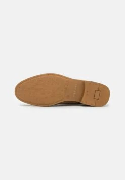 Pier One Slipper - Cognac 10 Pier One Slipper - Cognac -Schickes Schuh Geschäft 049fecec49214159ae311629d7379112