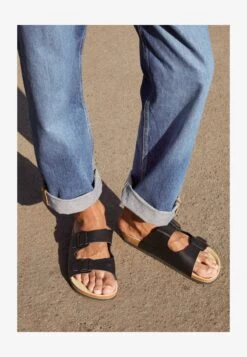 Pier One UNISEX - Hausschuh - Black 8 Pier One UNISEX - Hausschuh - Black -Schickes Schuh Geschäft 24272c78a40c4e589b9d280fcb0d7a40