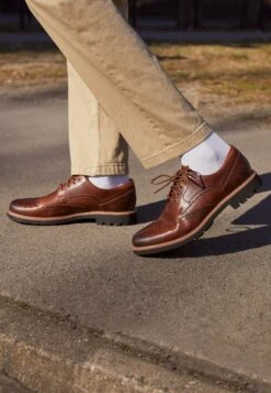 Clarks BATCOMBE WING - Schnürer - Brown -Schickes Schuh Geschäft 32d37a67456c4d6493c65b01da7a1bf1