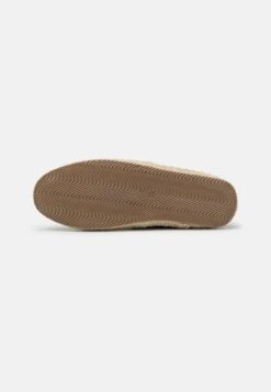 Pier One UNISEX - Espadrille - Dark Grey 10 Pier One UNISEX - Espadrille - Dark Grey -Schickes Schuh Geschäft 71863cc99e4e45aaa2e0b88af2a0a347