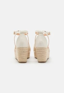 Plateausandalette - Beige 9 Plateausandalette - Beige -Schickes Schuh Geschäft 75a44eba836e47e4900e3bb3ae8012ae