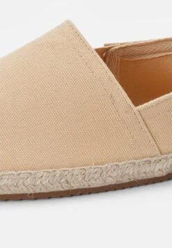 Pier One RENA ESPADRILLE UNISEX - Espadrille - Beige 11 Pier One RENA ESPADRILLE UNISEX - Espadrille - Beige -Schickes Schuh Geschäft 7bf9f79cf7ad4df8a90b17f86d74fca8