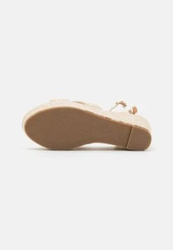 Plateausandalette - Beige 10 Plateausandalette - Beige -Schickes Schuh Geschäft 9375a86a7b1840df813a9fcd7660e44b