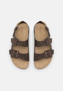 Pier One UNISEX - Riemensandalette - Dark Brown 9 Pier One UNISEX - Riemensandalette - Dark Brown -Schickes Schuh Geschäft a689817c07e34f47aa63a98de89f094a