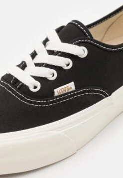 Vans AUTHENTIC VR3 UNISEX - Sneaker Low - Black/marshmallow -Schickes Schuh Geschäft b02ba3283976411f9167e7fb2349148c