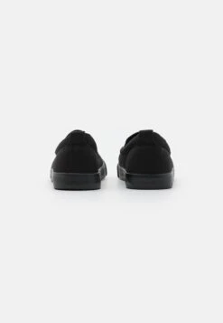 Pier One UNISEX - Slipper - Black -Schickes Schuh Geschäft b3086ad5a87545b591af413b2e38fb22