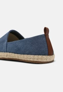 Pier One RENA ESPADRILLE UNISEX - Espadrille - Blue -Schickes Schuh Geschäft b517ee1340354961ae649b3a0c38da46