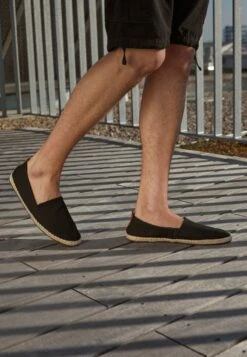 Pier One RENA ESPADRILLE UNISEX - Espadrille - Black 8 Pier One RENA ESPADRILLE UNISEX - Espadrille - Black -Schickes Schuh Geschäft cb806f944ebf47a1be125d225ca7178e