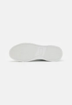 Pier One UNISEX - Sneaker Low - White -Schickes Schuh Geschäft f8e8249702ff4ae595b1f702a4c7b8c5